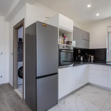 Nikol Apartman *